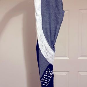 Pink leggings size:m brand new